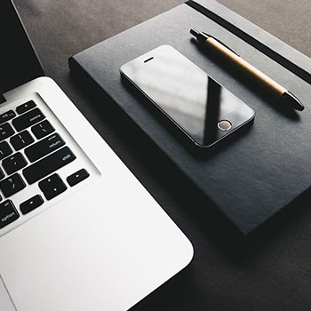 继妹让我在她甜蜜的嘴里射了˙两次